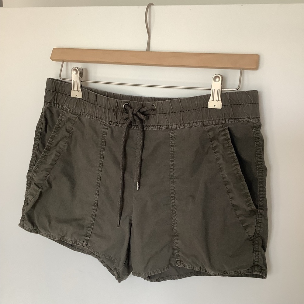 JAMES PERSE Cotton blend khaki shorts. Size 1